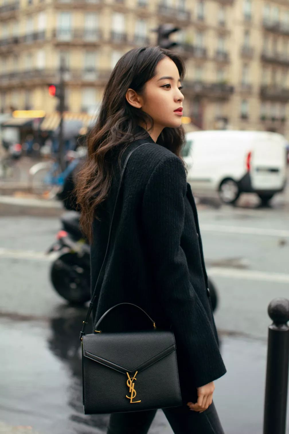 她是那个最会拍女人电影的王家卫的最新的王氏女郎