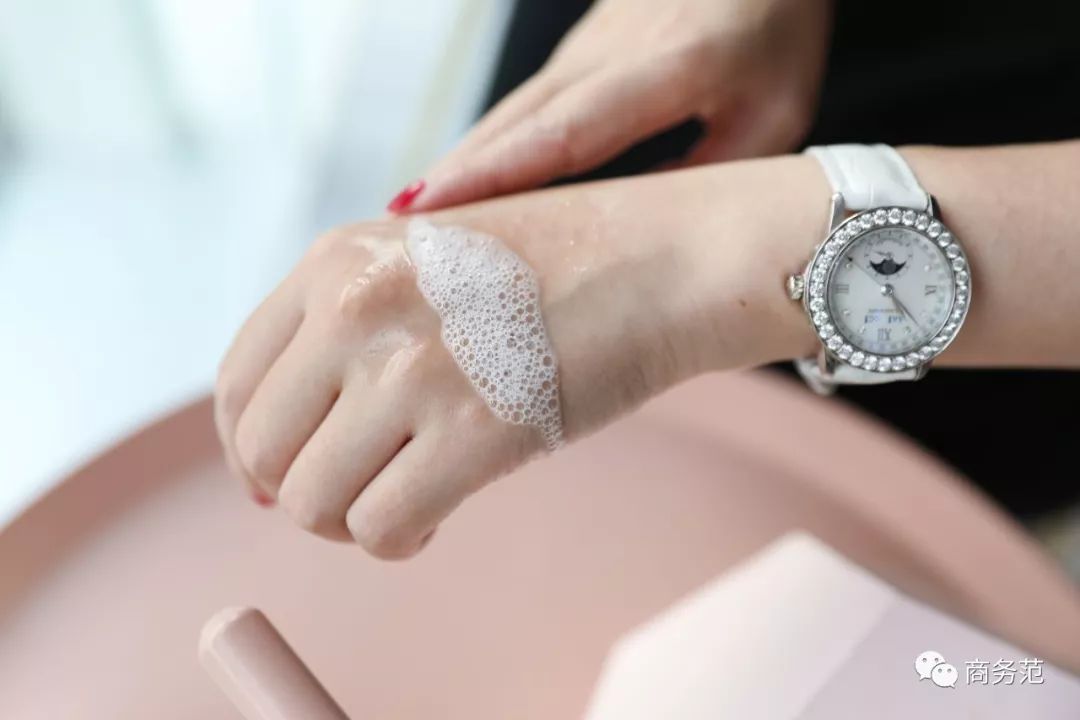 章小蕙推荐的淡斑好物,章小蕙分享化妆品