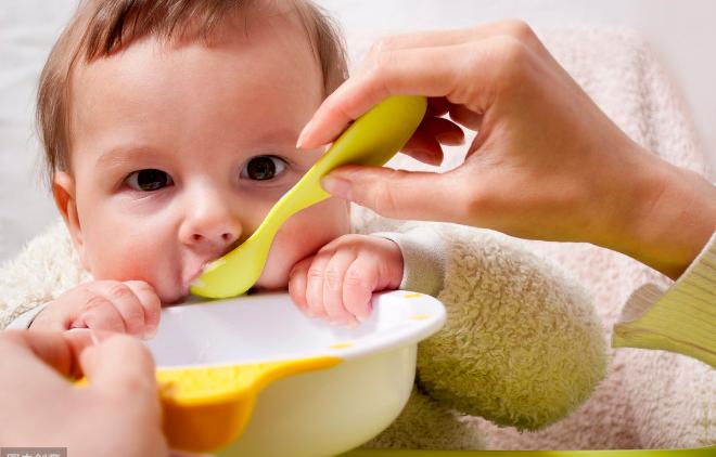 宝宝米粉该怎么选？并非越贵越好，5个常见错误家长需要及早改正