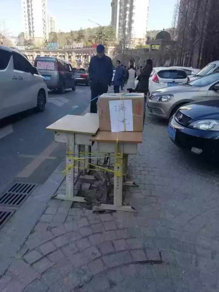 大连四车连撞最新信息,大连小轿车撞人事件最新消息