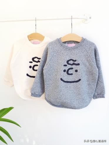 韩国童装短袖t恤搭配,早秋流行什么衣服童装