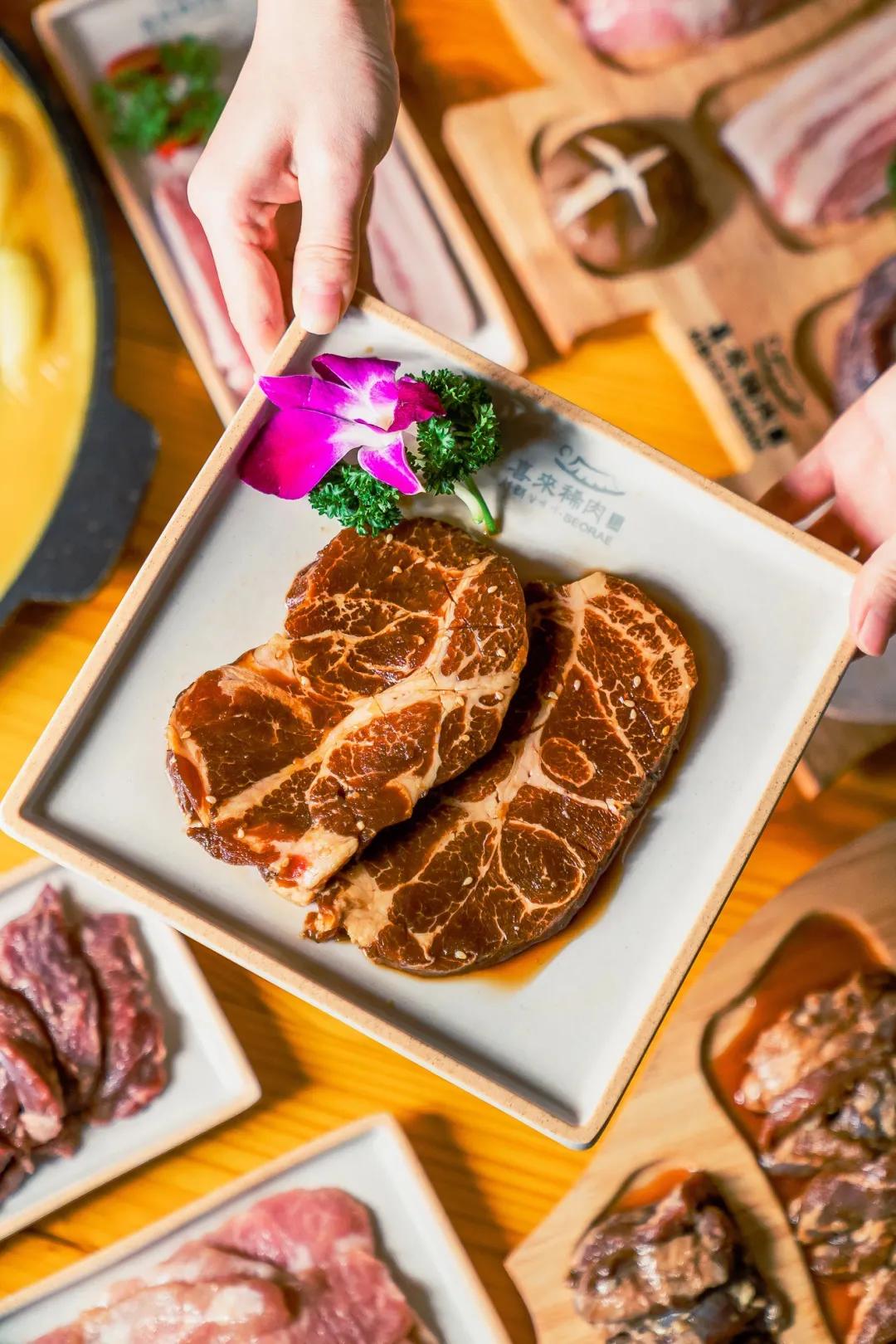 屁屁猩拍了拍你，并递出一张50团100代金券