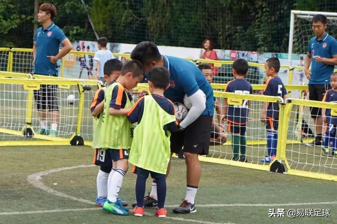 易联青训足球,易联梯队训练赛