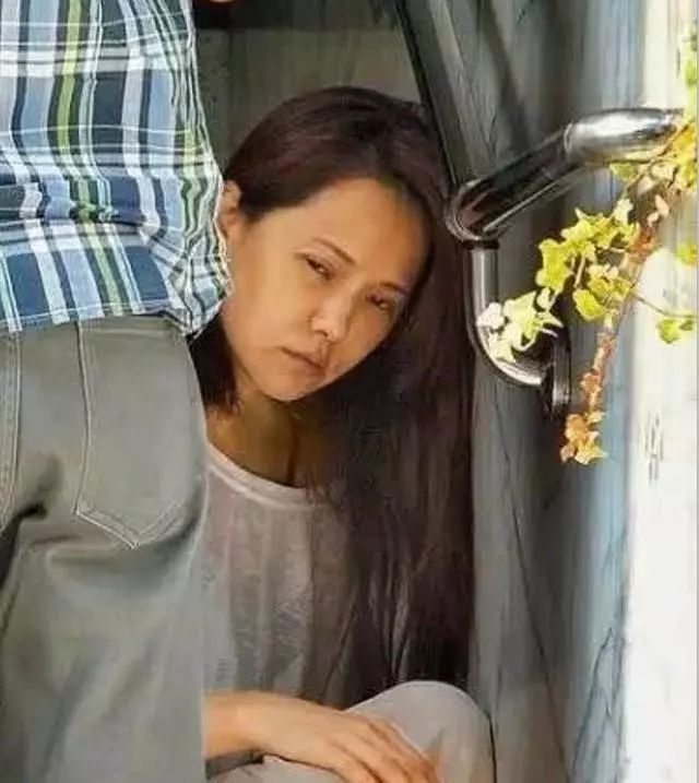 分享54岁高龄产妇顺产的辛酸,娱乐圈里的低龄产妇