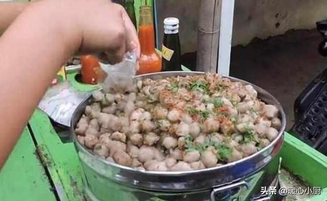 小时候小学门口摆摊1元小吃,中学门口1-2元学校摆摊小吃