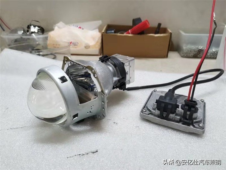 飞度改装前大灯位置稍差,飞度改装透镜大灯