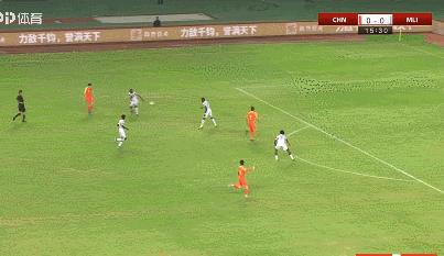中国足球2:0胜意大利,中国足球3:0击败巴西队
