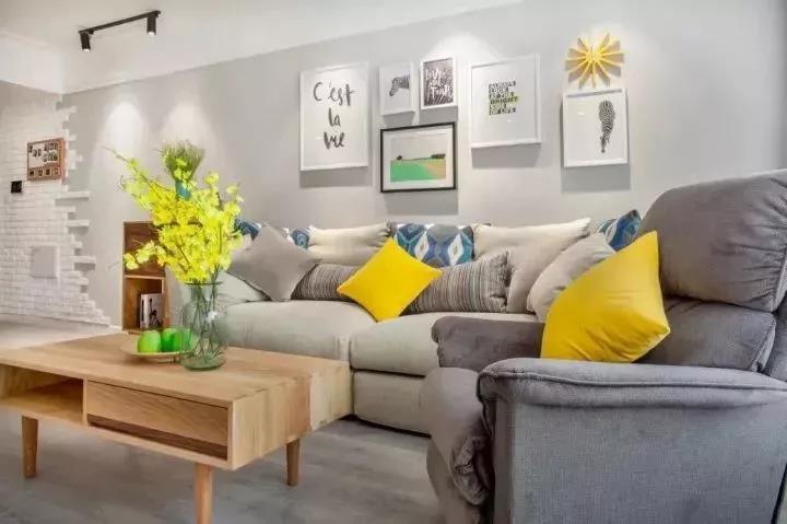 小客厅怎么选墙画装饰,屋里装饰墙画要怎么选择