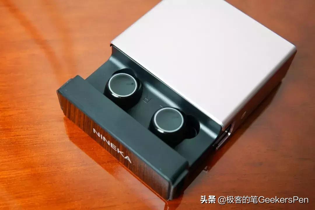 移动电源蓝牙耳机,移动电源无线还是有线好