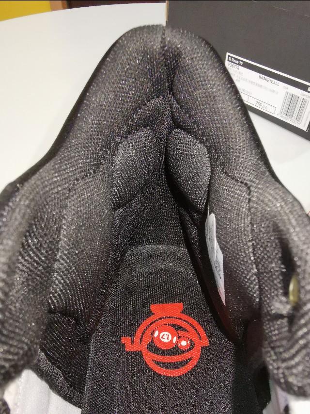 罗斯10玫瑰10年配色,玫瑰10年篮球鞋