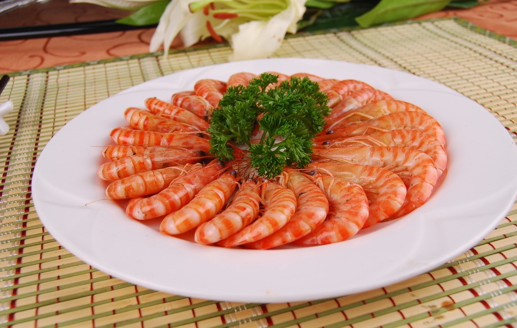 盐水基围虾,盐水基围虾的正确吃法