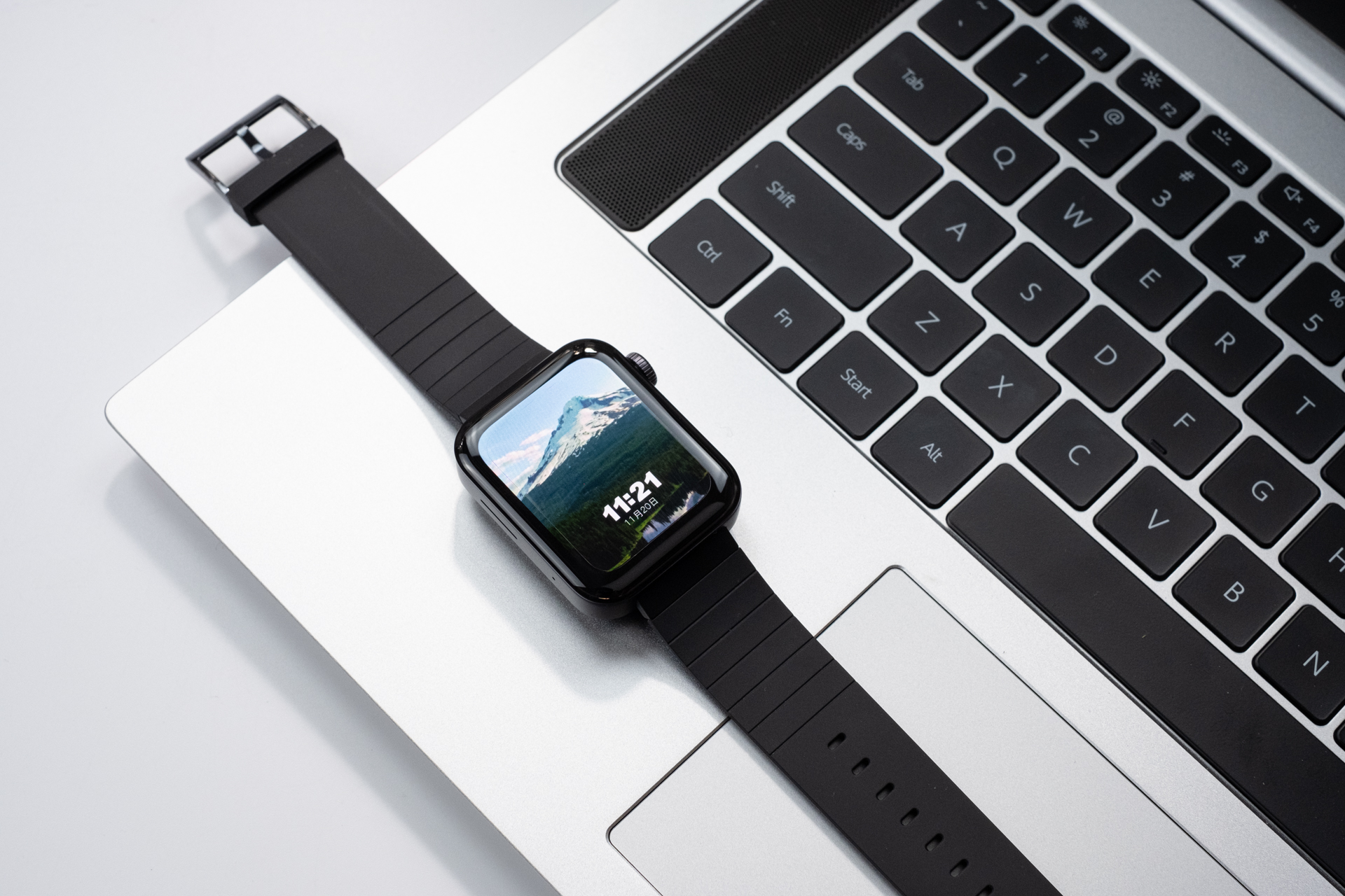 小米手表一代变成applewatch,小米手表和applewatch3选哪个