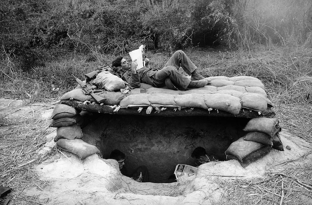 为消灭一名越南*击狙**手，美军动用整个炮兵团狂轰滥炸了一整晚