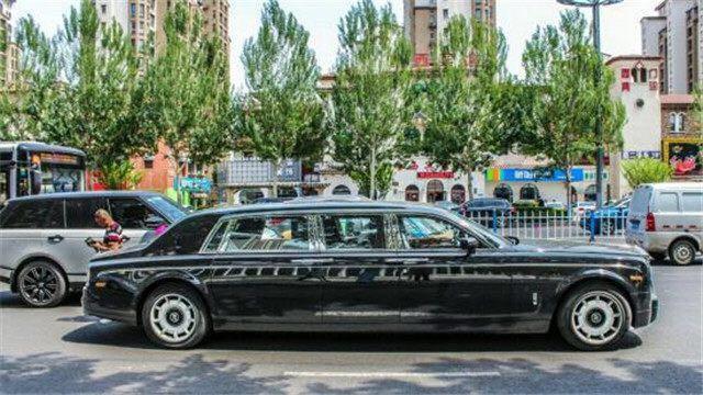 买劳斯莱斯跑婚车多久能回本,买个二手劳斯莱斯跑婚车划算吗