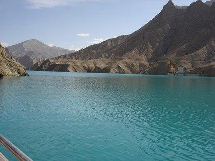 怎样区别和田玉的籽料与山流水料,和田玉戈壁料和山料的有什么不同