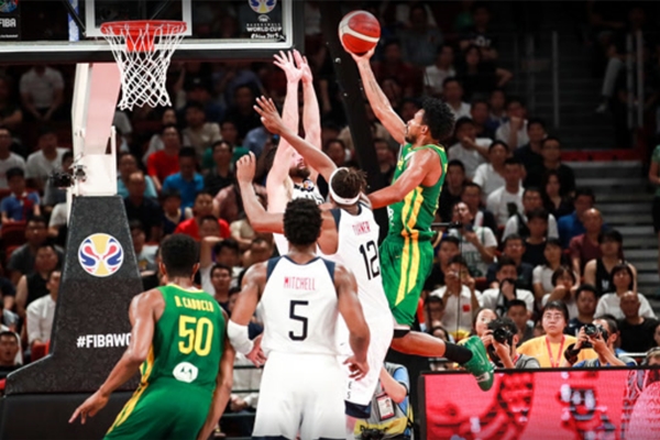 世界杯颁奖仪式看台女球迷,2022世界杯老将们的集体谢幕