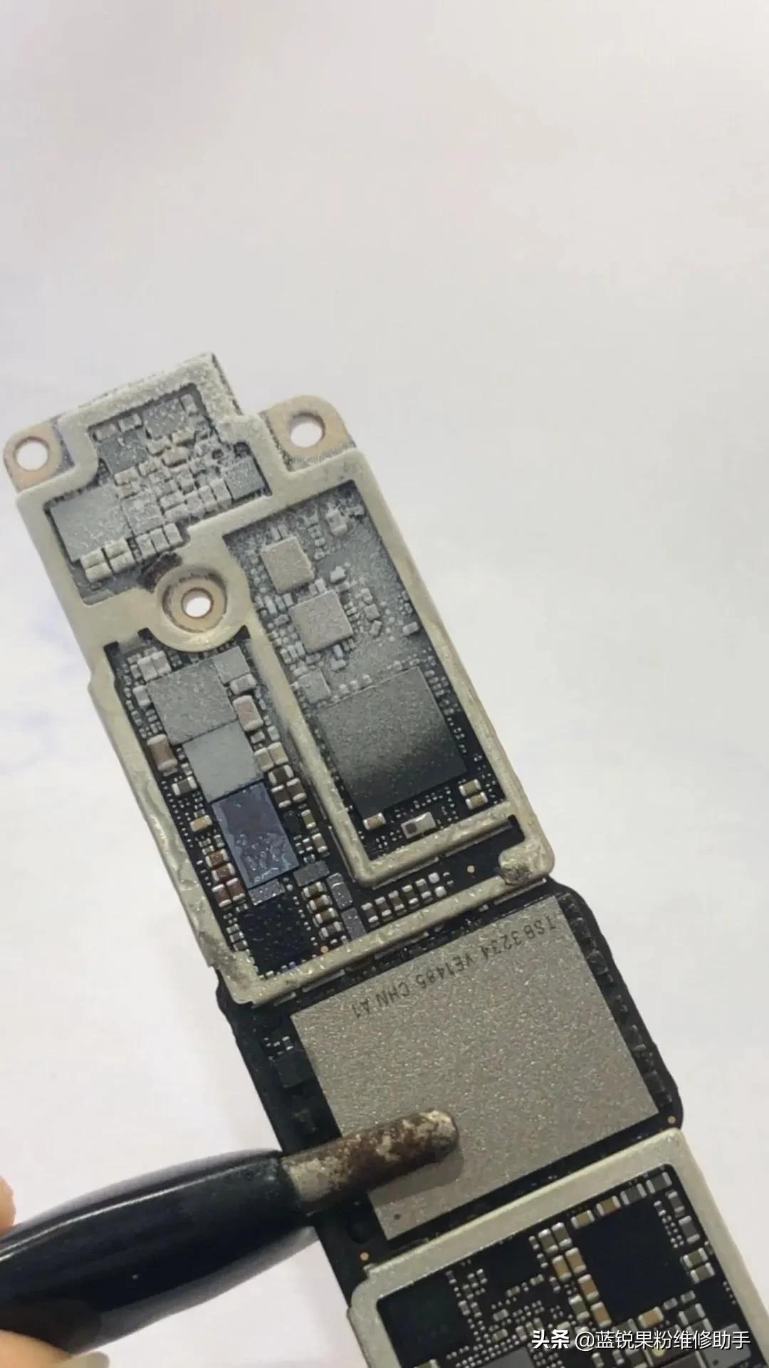 iphone8开机1.8v供电短路,iphone8plus供电接地不开机