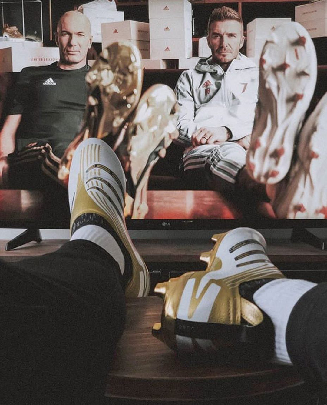 安踏足球鞋enjoyz,看足球鞋就怦然心动