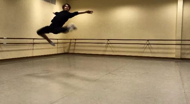 芭蕾朱利安,芭蕾精灵朱利安