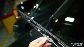 雨刮器异响刷不干净,雨刮器刮不干净有异响怎么回事