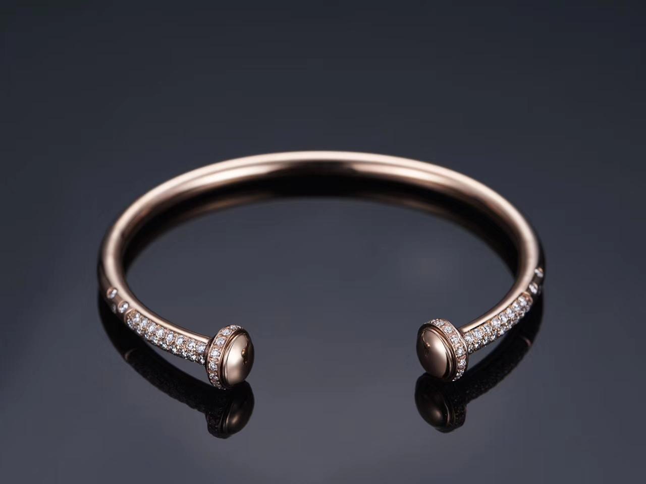 卡地亚宝格丽蒂芙尼哪个档次高,蒂芙尼卡地亚宝格丽手链哪个好