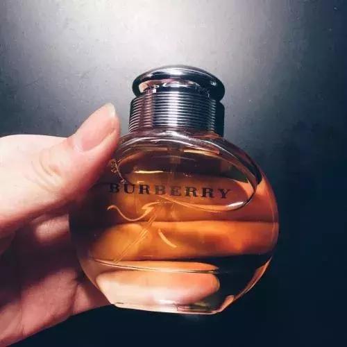 去年520我6小时花了一万三，中国情侣过节为什么这么能花钱？