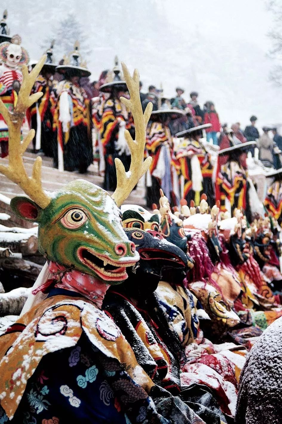 苗族千人共舞祈愿风调雨顺,人神共舞