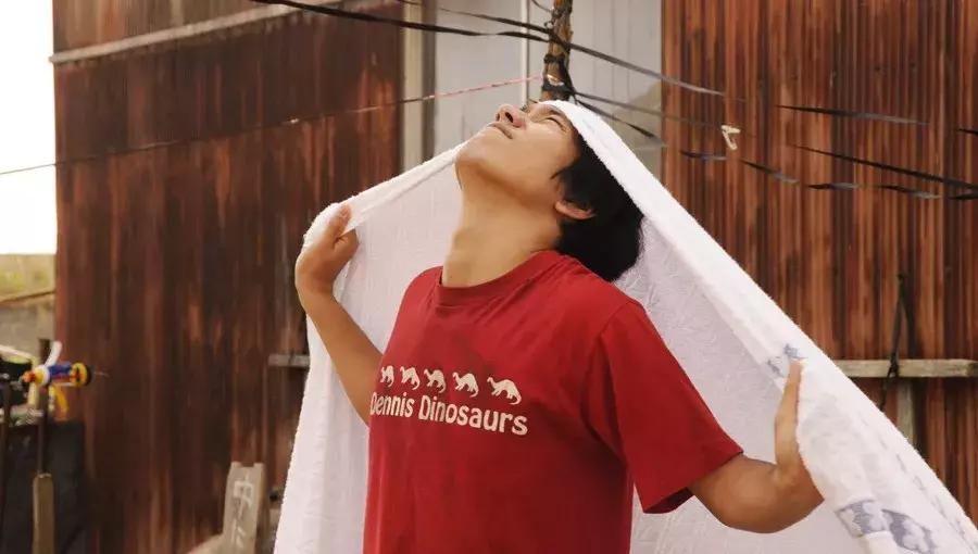 新年第一天22岁女大学生自缢,考验自己的女生自缢身亡