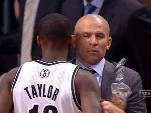 奥尼尔魔术扣断篮架,奥尼尔入篮后篮球架塌下来视频