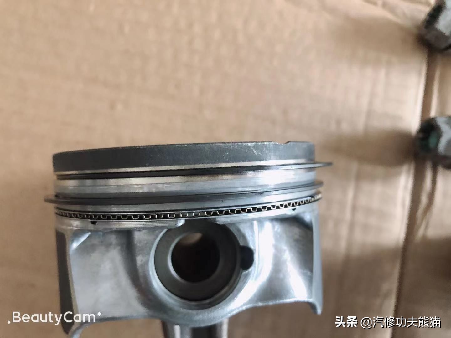 2013款奥迪a4l烧机油怎么解决,奥迪a4l突然全车无电是什么原因