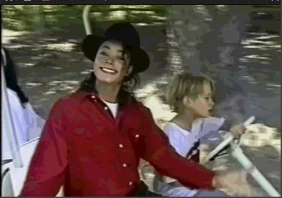 巨星天王“冤死”10年后再被鞭尸：人血馒头好吃吗？！