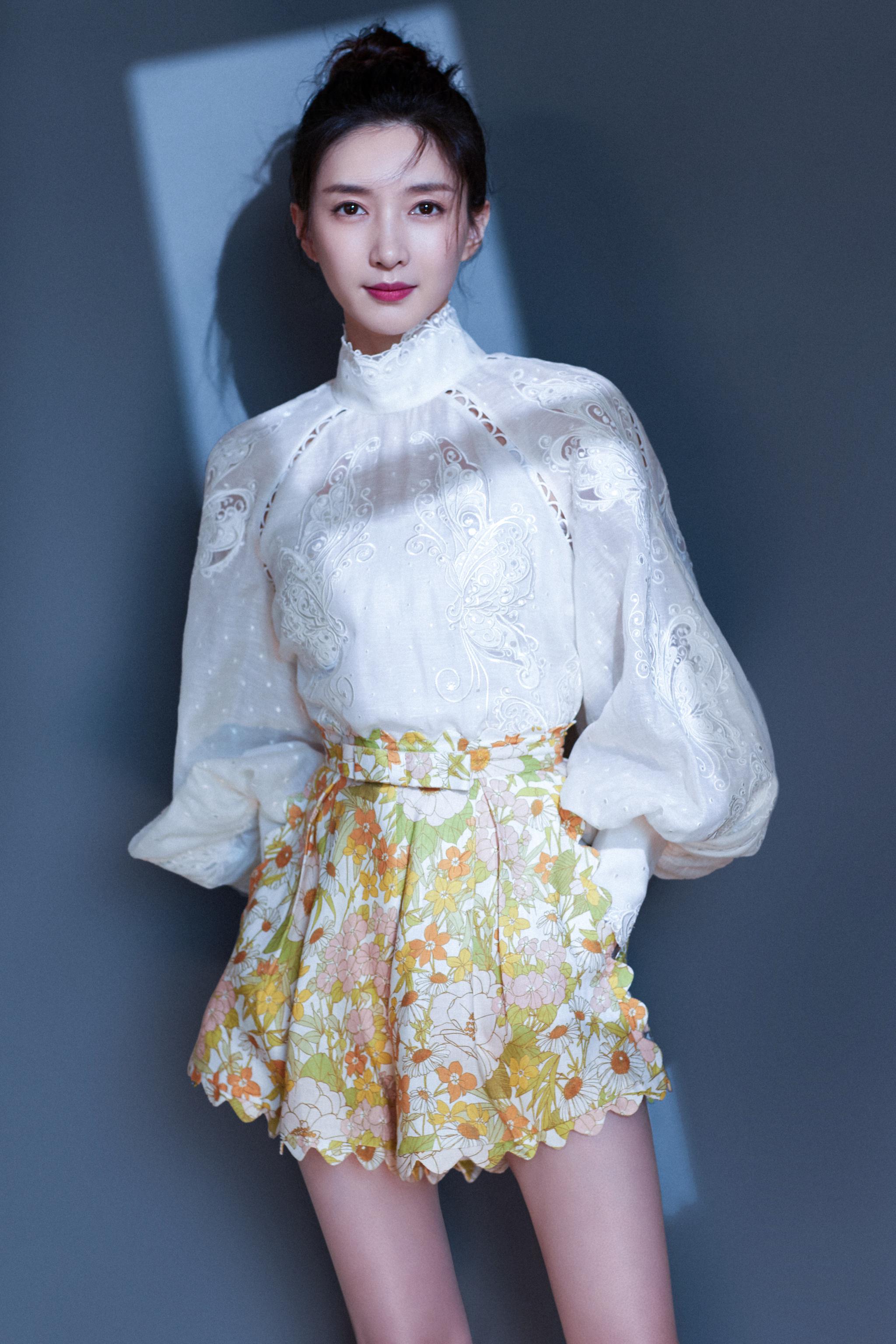 她两不是大学同学吗?为什么粉丝明目张胆撕起来了?