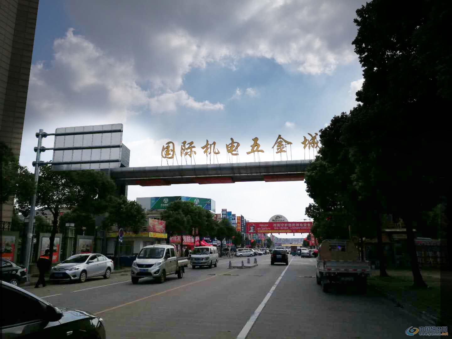 官上海国际机电五金城为什么卖的好,难道是因为在地铁站旁边吗