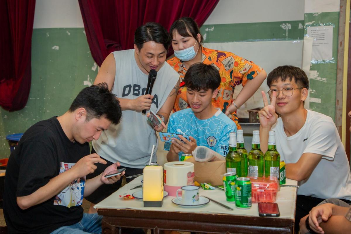 实况足球手游狂欢抽奖,实况足球手游齐聚绿茵活动