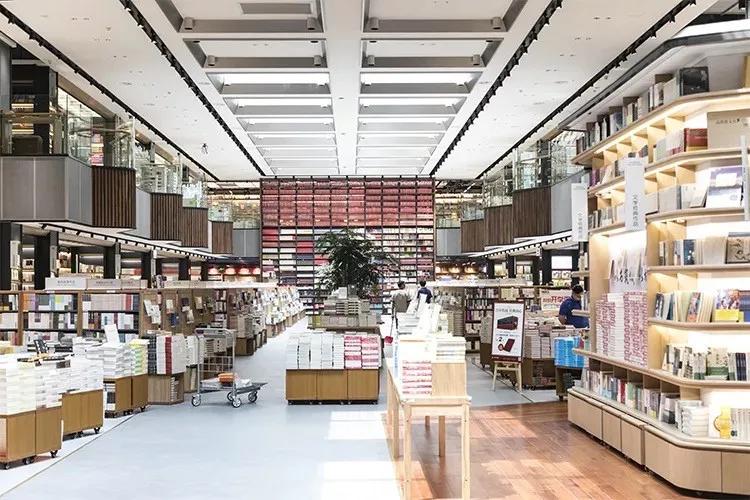 深圳翻身地铁成网红打卡地,深圳网红打卡地点富士康光明小镇