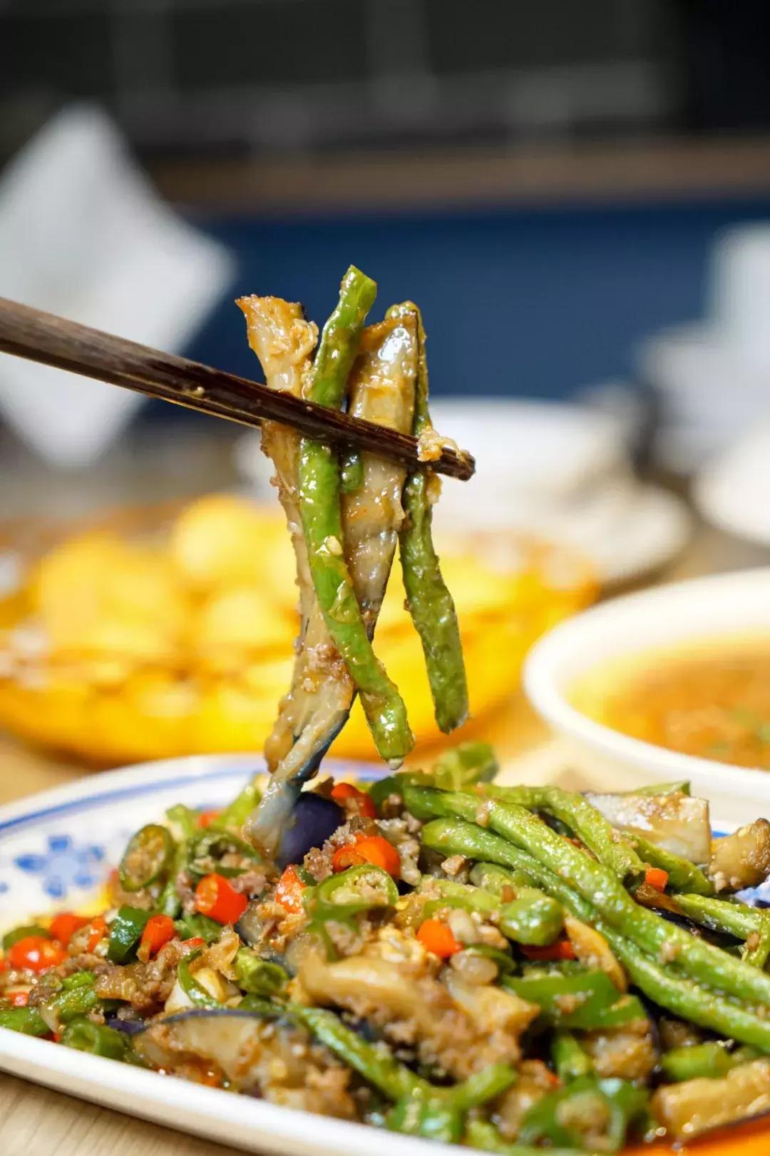 9元特价菜道道都是贵阳味，一周不重样别怪我把你吃成食堂