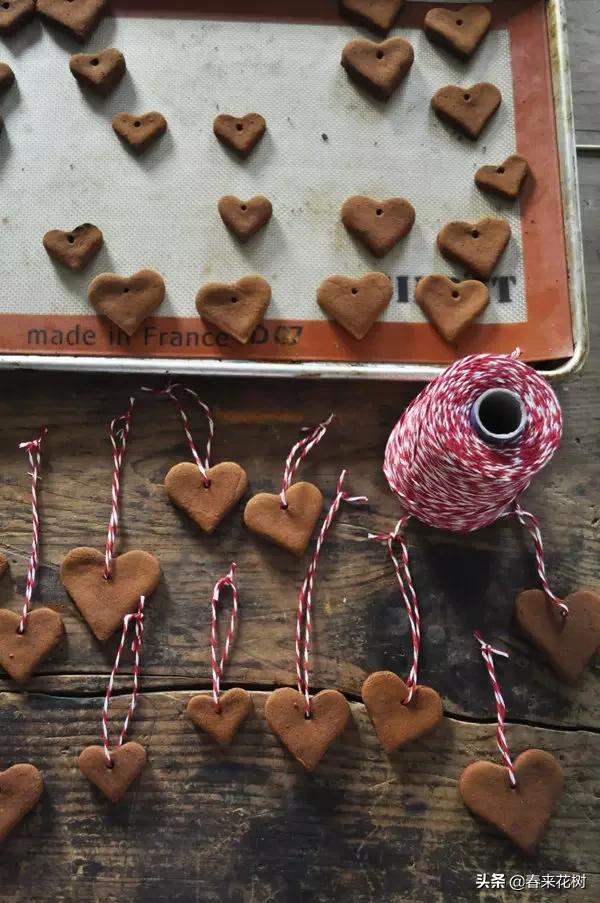 圣诞树是圣诞节的必备装饰,圣诞节最简单装饰