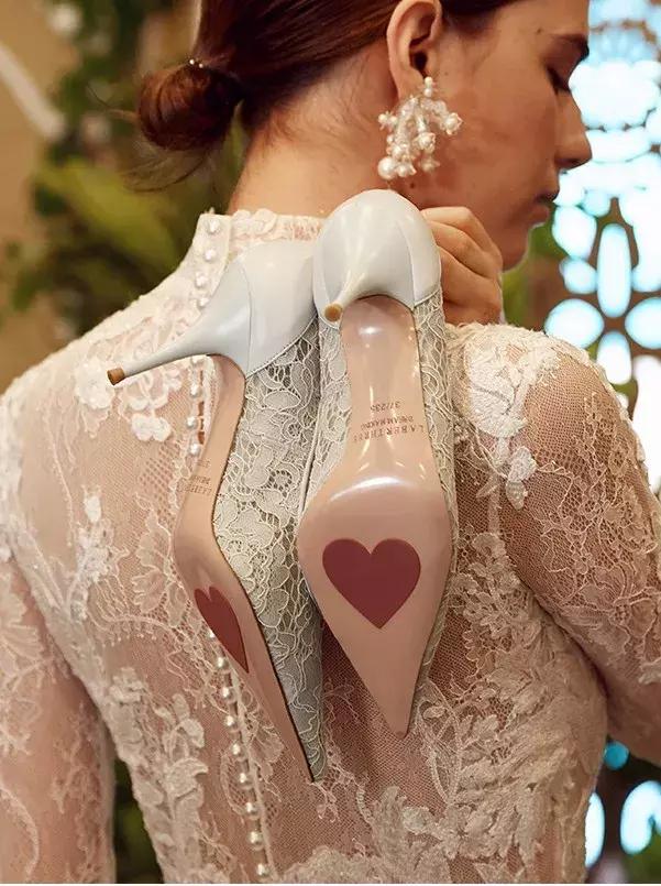 除了撞款的大牌婚鞋，小众+平价的美貌婚鞋走一波