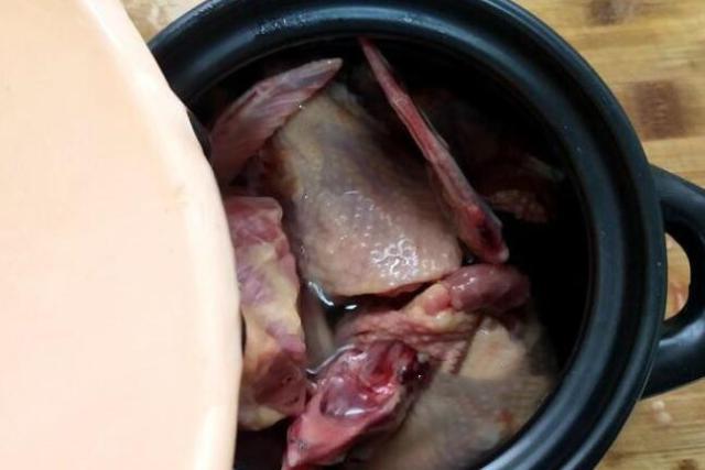 家里炖鸽子汤的做法,炖鸽子没有姜如何去腥