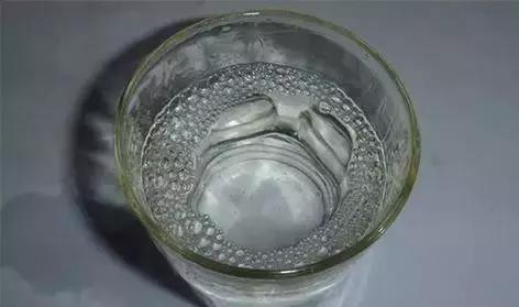 喝了这么多年啤酒原来都是勾兑的,喝了这么多年的茶是不是骗人的