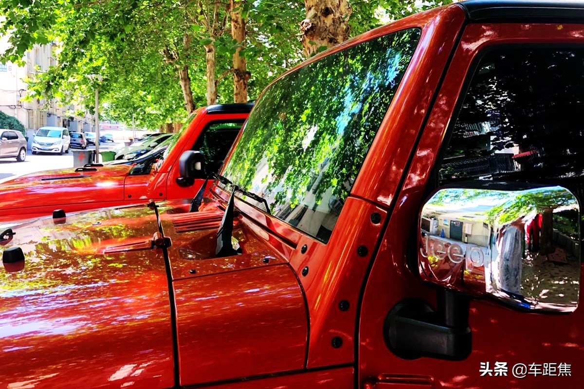 感受牧马人第一视角,牧马人沉浸式体验白色内饰