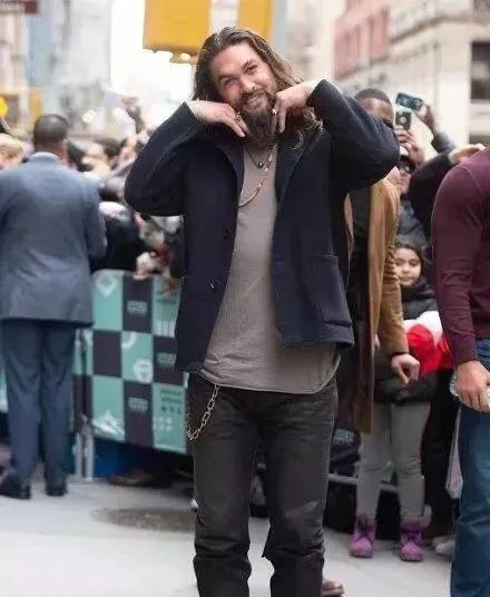 海王杰森莫玛出街,杰森莫玛海王互动