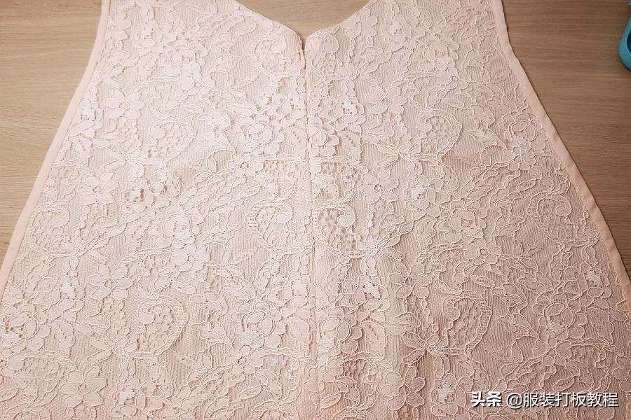 蕾丝连衣裙制作工艺,挂里子蕾丝连衣裙的缝制