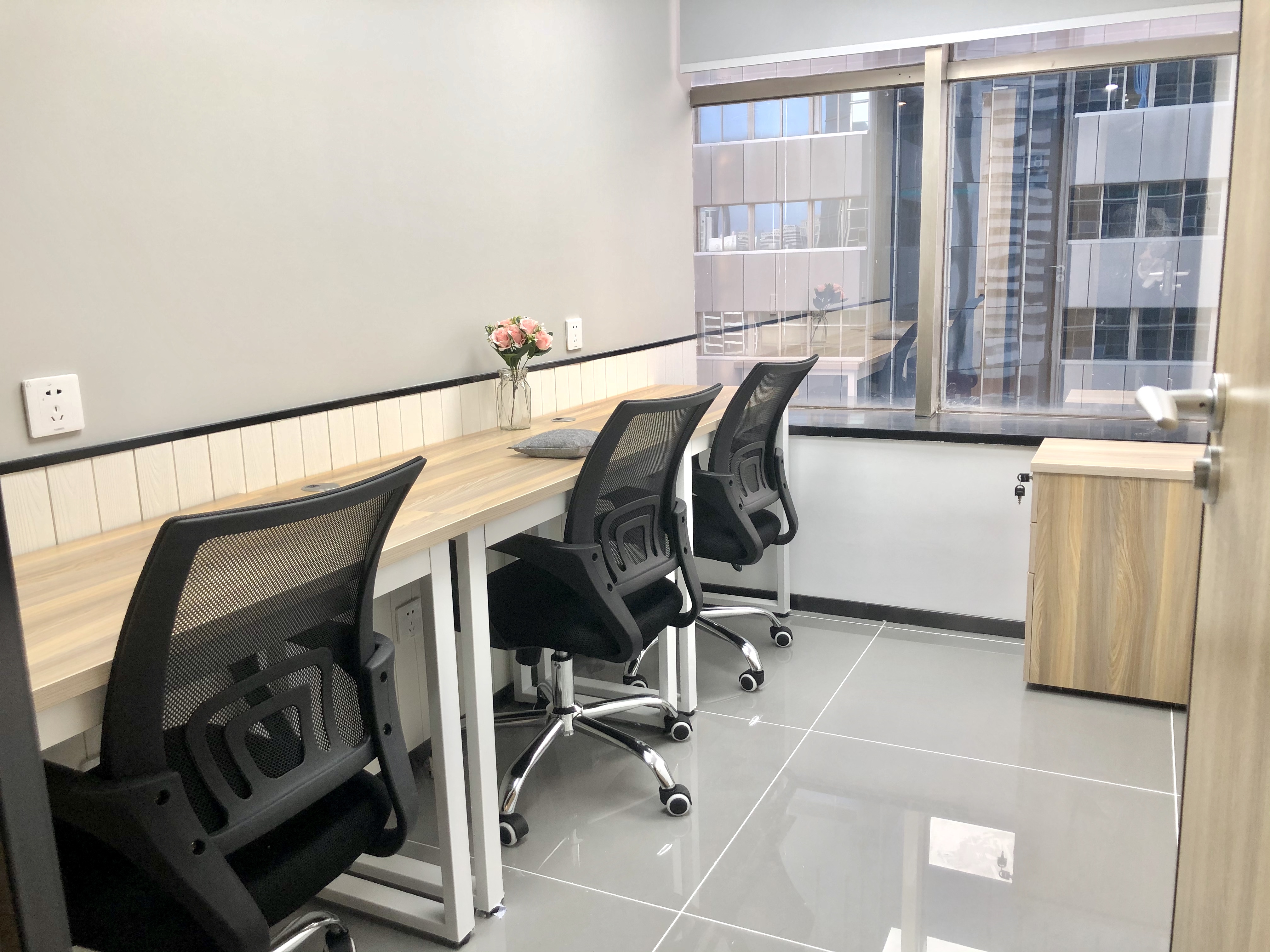 深圳罗湖1200套住房出租,罗湖国贸2千元租精装大单间