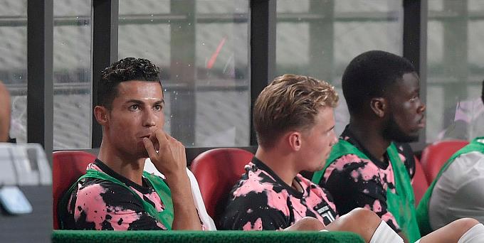 尤文门将c罗,尤文球迷鼓掌c罗