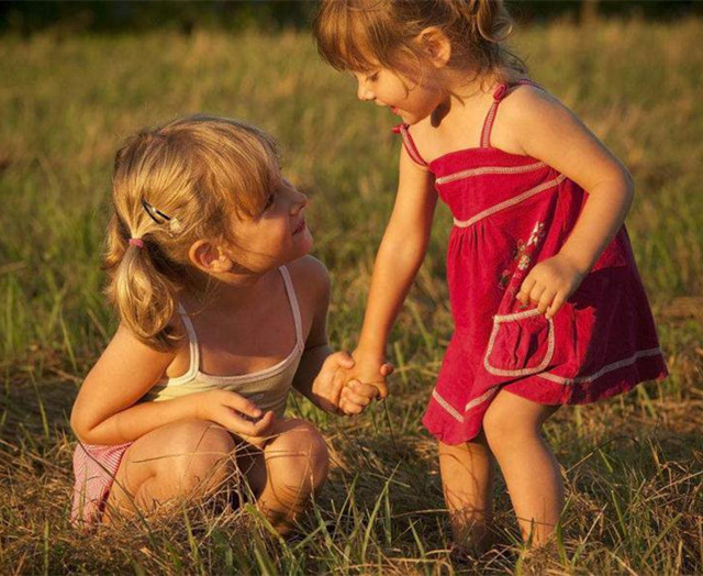 洗澡被爸爸撞见，内心崩溃，妈妈却说我矫情，该怎么办？写给父母