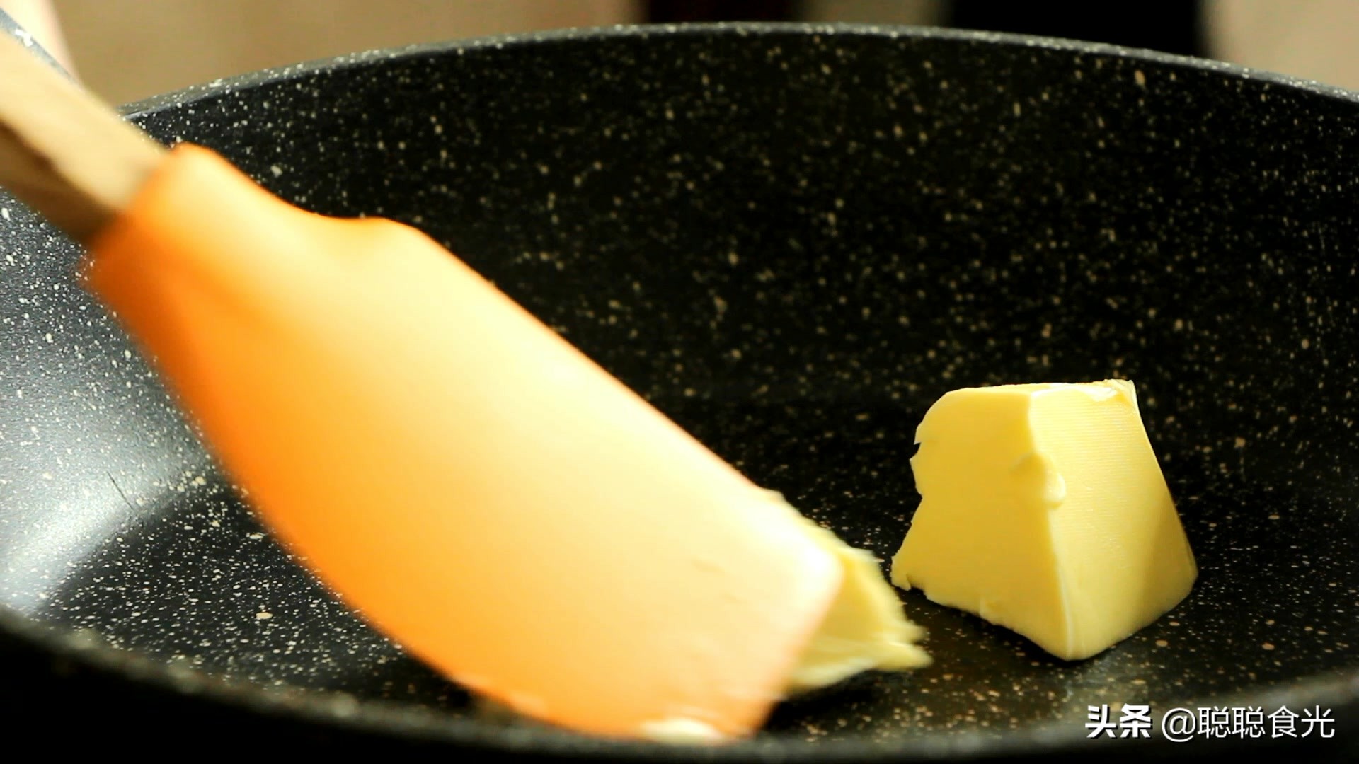 如何自制爆米花好吃又简单,自制爆米花最简单的做法窍门