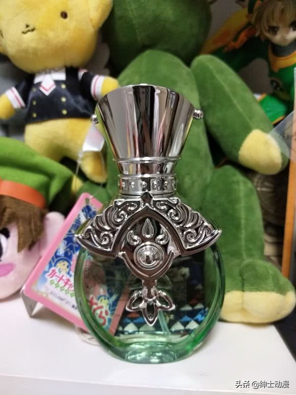 大佬晒出李小狼主题香水,网友吐槽犀利,确定不是风油精味?