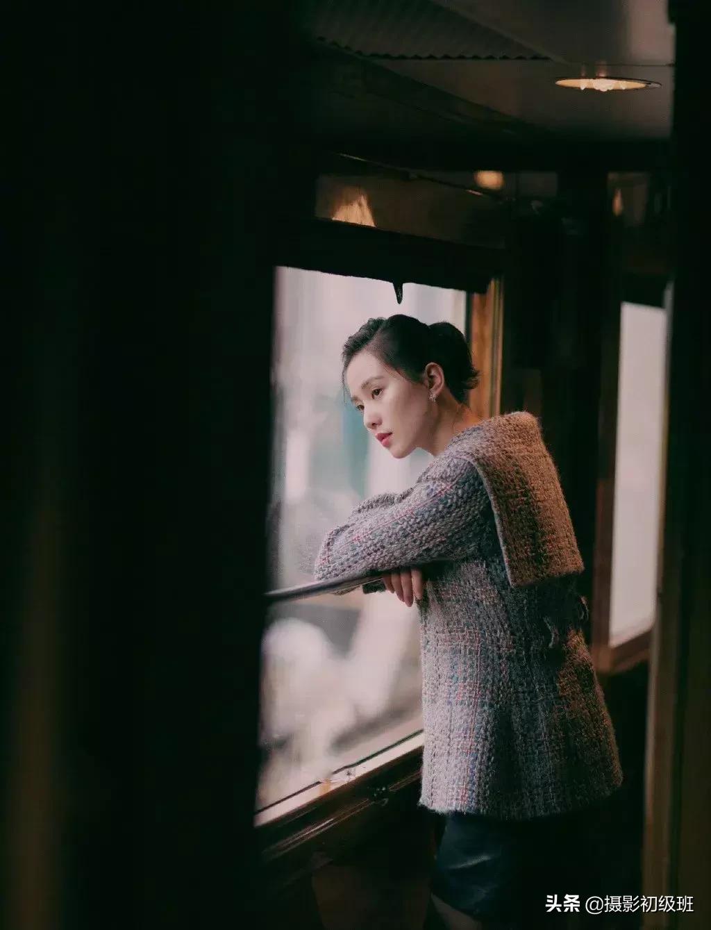 拍照怎么摆姿势更自然,如何拍照姿势不僵硬