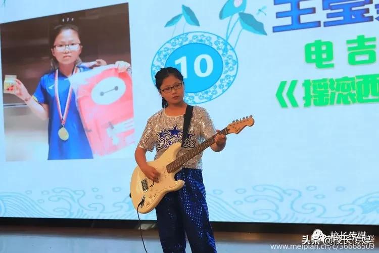 学校因足球而精彩,学校因学生而骄傲